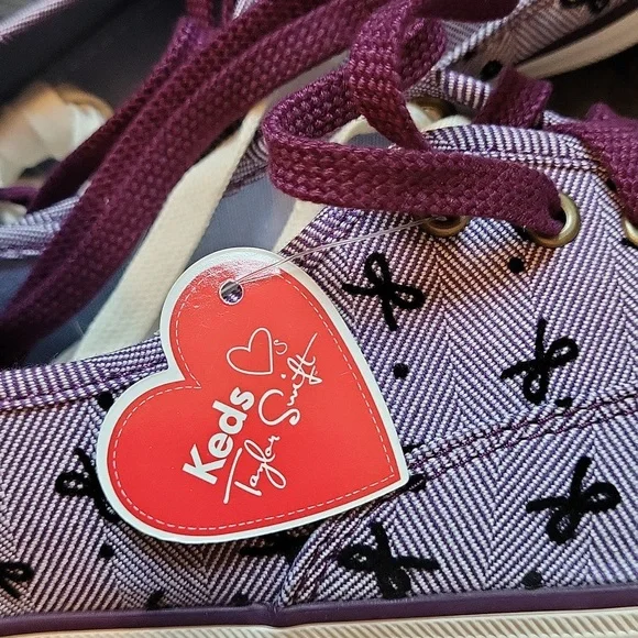 NWT! RARE! Taylor Swift In Collaboration with Keds Purple Bow Print Keds! Size 8 - Picture 3 of 11
